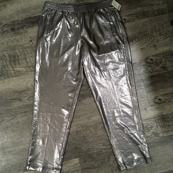 Silver metallic crop pants from Urban Outfitters - Picture 1 of 2